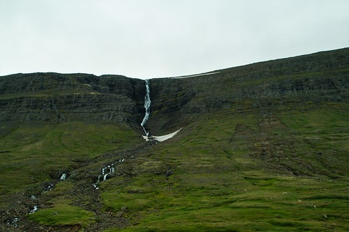 Un par de cascadas y fiordos del este, bastante coche, incluido incidente - Islandia en grupo organizado (48)