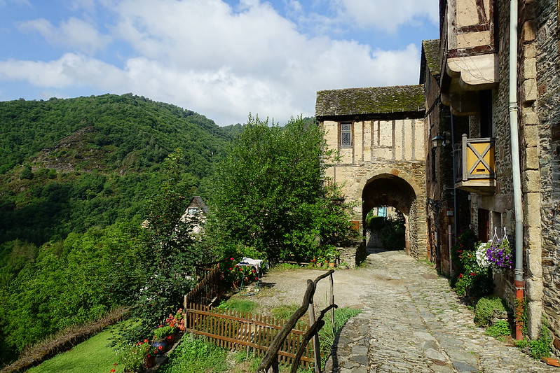 4. Aveyron: Bozouls, Conques. - De viaje por Francia: diarios, viajes y excursiones en coche. (32)