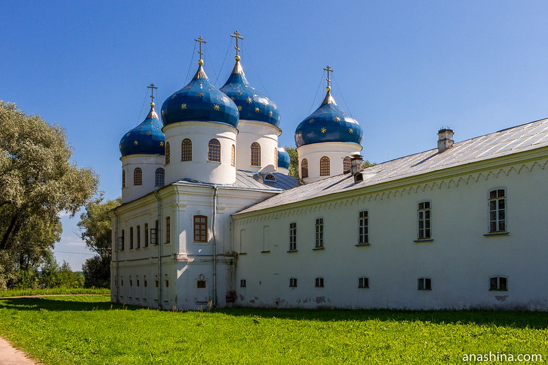Крестовоздвиженский собор и Келейный корпус, Юрьев монастырь, Великий Новгород