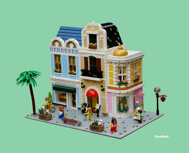 LEGO Modular Sun 'n' Surf