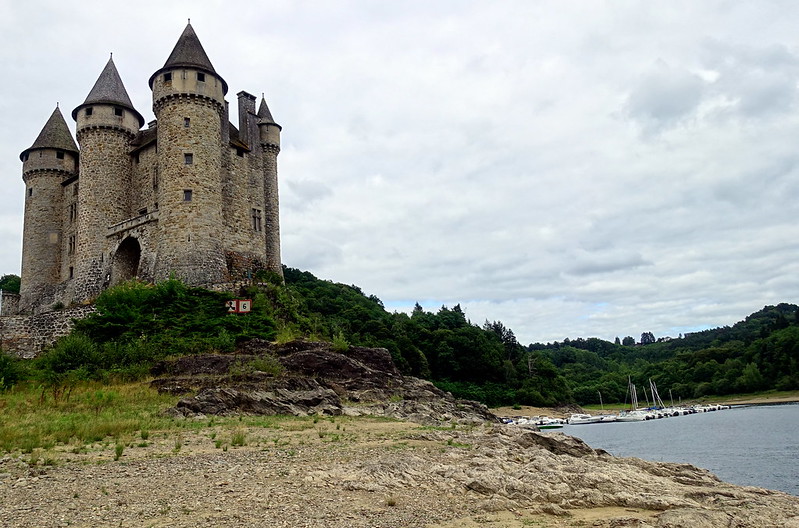 9. Auvernia: Besse-et-Saint-Anastaise, Lac Pavin, Murol, Chateau de Val. - De viaje por Francia: diarios, viajes y excursiones en coche. (27)