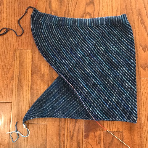 The Swirl Skirt by AnneLena Mattison that I am knitting for the Sue2Knits Skirt Kal is moving along nicely! For this one (my third), I have eliminated the wedges.
