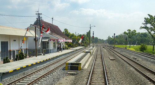 railway indonesia station stasiun keretaapi dutch heritage building architecture kai jawatengah centraljava wadu blora