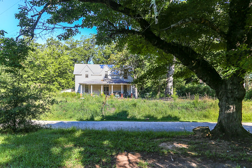 canon 6d 24105mml lens mtcarmel southcarolina mccormick county upstate rural country home house vanishing building vintage pastoral disappearing antique southern scenic landscape america usa southernlife southeast decay abandoned past bygone aging serene classic fading rfd summer yard