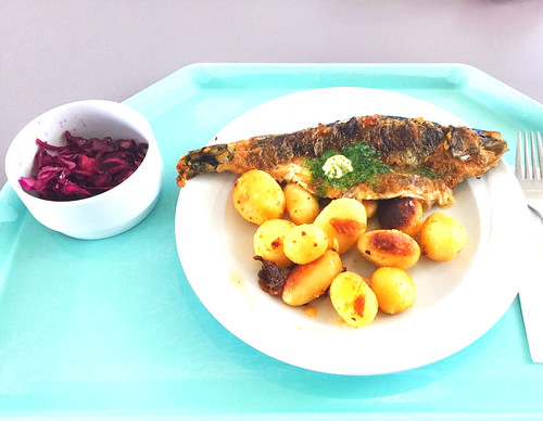 Grilled trout with rosemary potatoes & herb butter / Gegrillte Forelle mit Rosmarinkartoffeln & Kräuterbutter