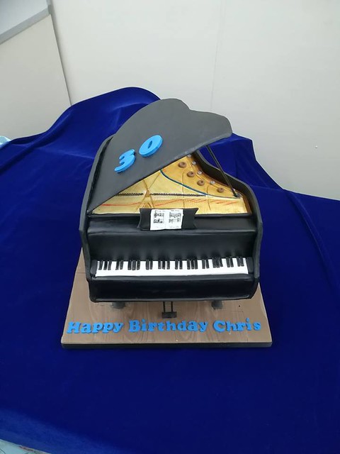 Grand Piano Cake by Campsie Cakes