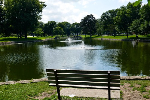 hastings nebraska colleges hastingscollege landscape pond bench fountains