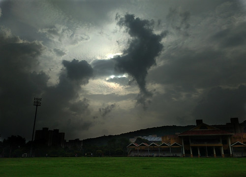 debmalyamukherjee motog3 monsoon clouds cloudscape anushaktinagar rainydaysand flickrfriday