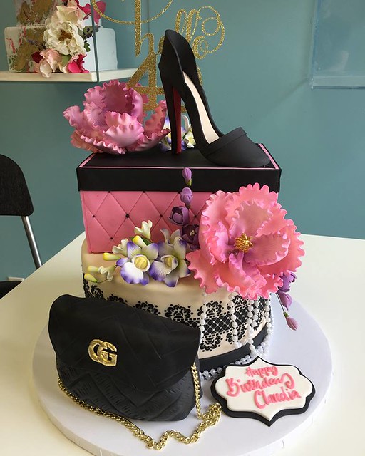 Cake by Fabulous Cakes and Confections
