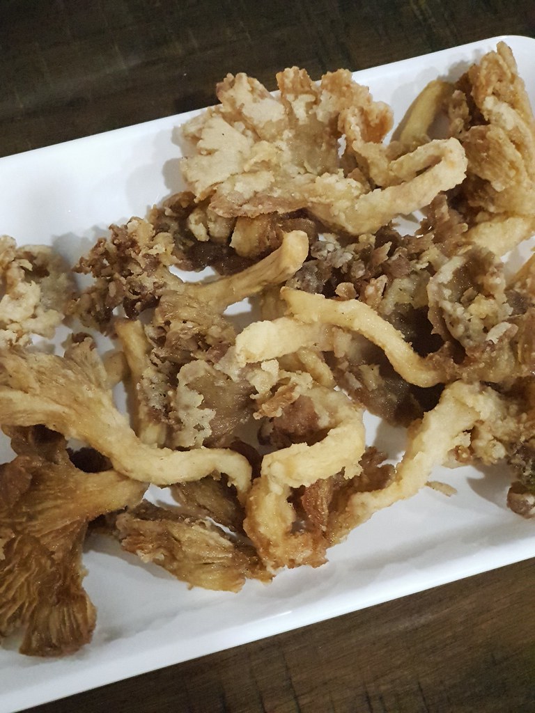 炸鲍鱼菇 Fried Abalone Mushroom $5.90 @ 妈宝蔬食馆 Mable Vege Restaurant USJ9