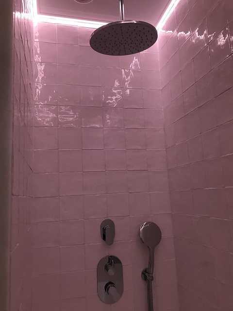 Corpo Santo shower