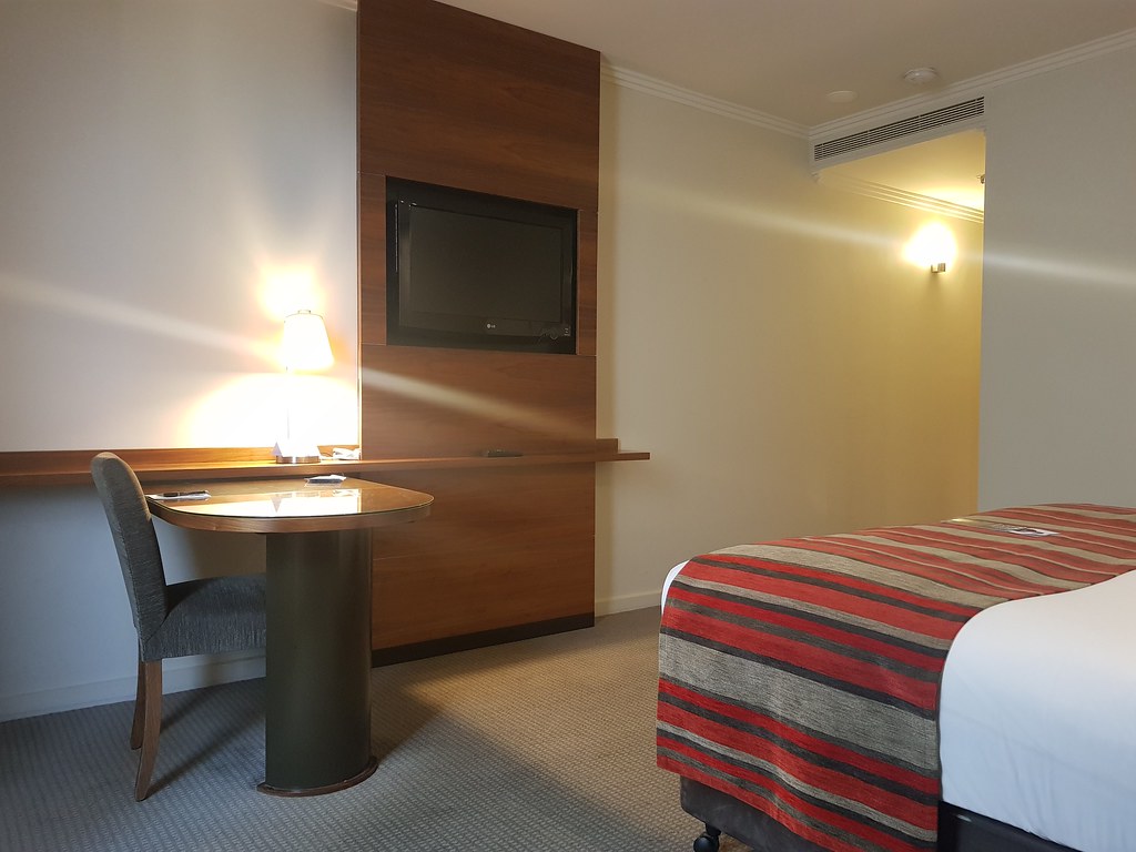 Breakfast & Bed Single Room AUD$165+$20 @ Park view Hotel St.Kilda Street Melbourne Australia