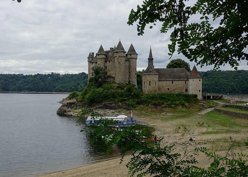 9. Auvernia: Besse-et-Saint-Anastaise, Lac Pavin, Murol, Chateau de Val. - De viaje por Francia: diarios, viajes y excursiones en coche. (30)