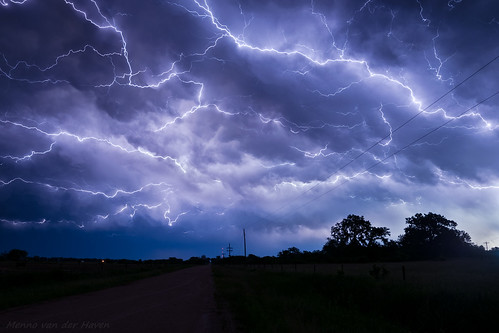 lightning anvilcrawler storm thunderstorm electricity stormchase nightphotography sky therebeastormabrewin