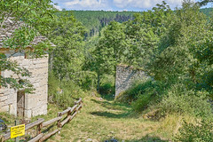 Walk to the abandoned villages near Mende - Photo of Badaroux
