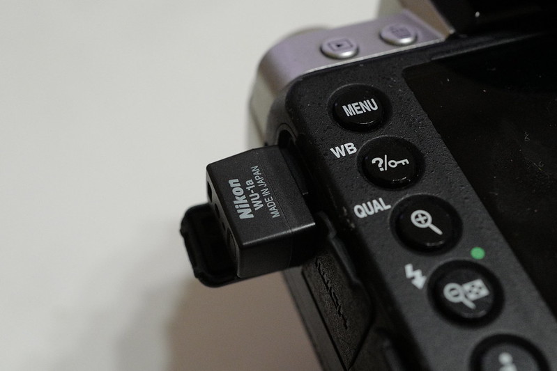 Nikon Df USB端子にNikon WU 1aワイヤレスモバイルアダプターを装着