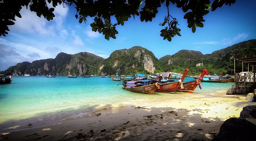 kophiphi thailand strand beach meer ozean ocean sea andamanensee boot boat longboat