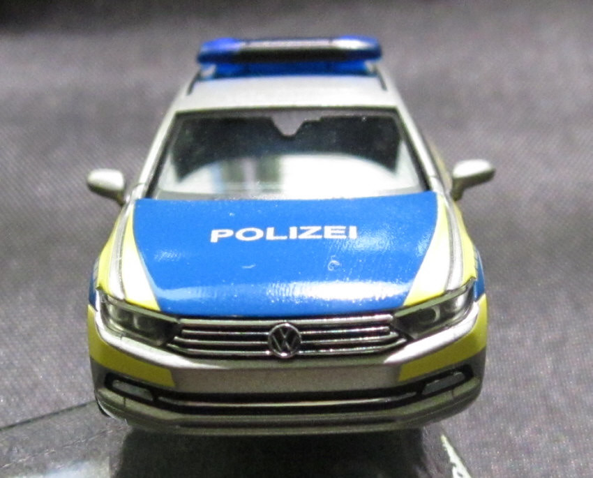 1/87 Herpa VW Passat Variant B8 Polizei Sachsen 093828 
