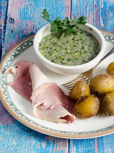 Dicke Bohnen in grüner Sauce mit neuen Kartoffeln und gekochtem Schinken vom Husumer Protestschwein-1