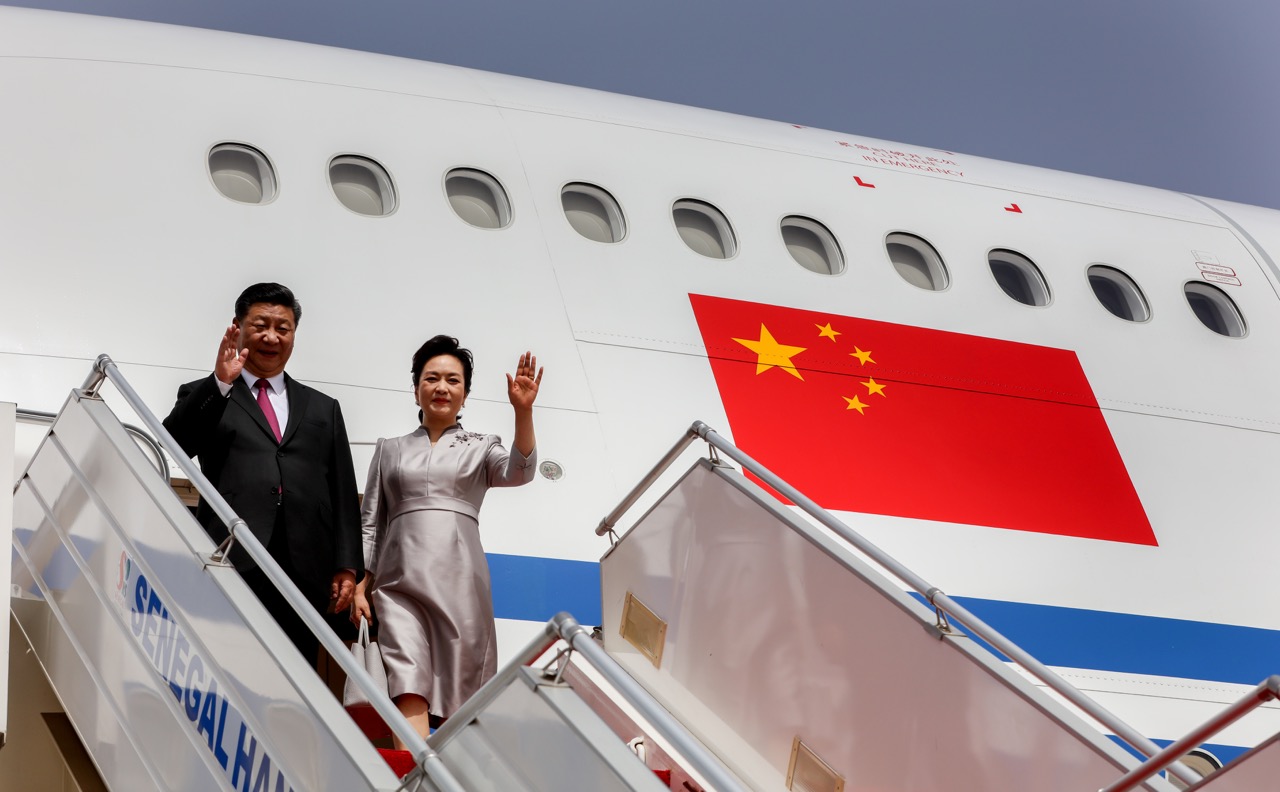 Arrivée du Président de la République populaire de Chine Mr Xi Jinping et de Madame PENG Liyuan