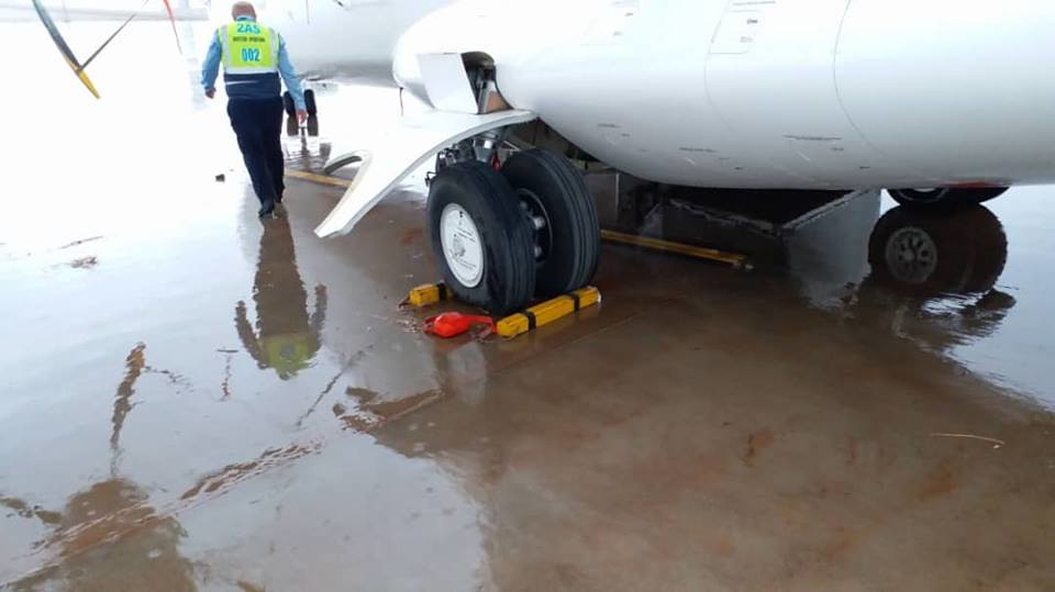 L'Aéroport International Blaise Diagne submergé par les fortes pluies, des avions cloués au sol et même détruits (11)