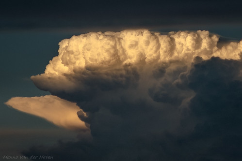 storm thunderstorm thunderhead cumulonimbus stormchase lightning northdakota northernplains cloud