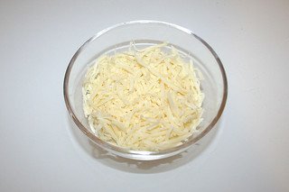 03 - Zutat geriebener Mozzarella / Ingredient grated mozzarella