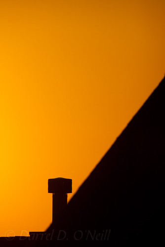 sunrise morning house roof chimney silhouette sky red orange yellow black stlouis fairviewheights illinois usa minimalism minimalist