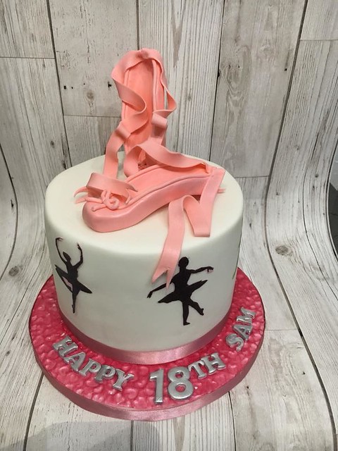 Cake by Belle's Bakes