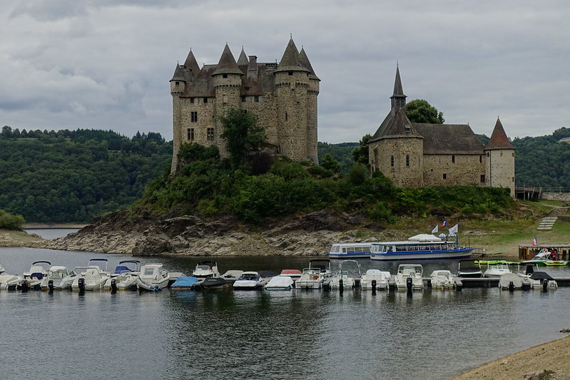 9. Auvernia: Besse-et-Saint-Anastaise, Lac Pavin, Murol, Chateau de Val. - De viaje por Francia: diarios, viajes y excursiones en coche. (29)