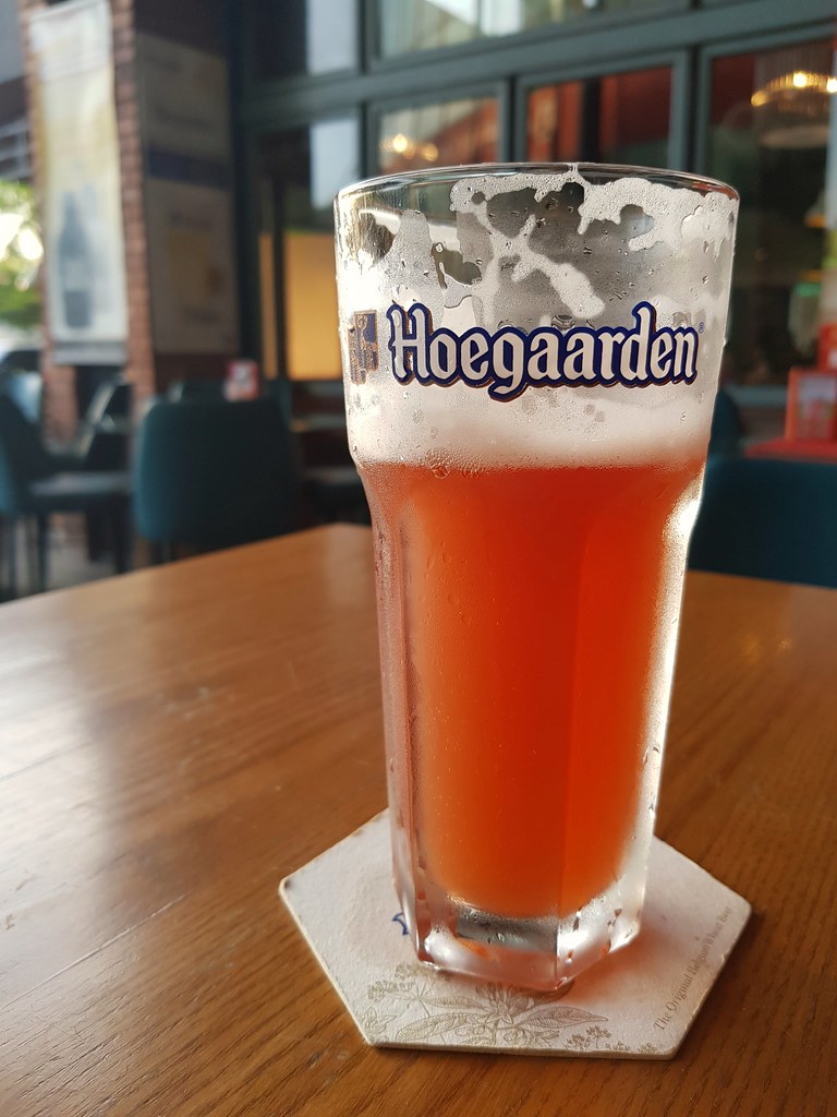 Hoegaarden Rosee ABV3% $16.90 @ Brussels Beer Cafe Tropicana City Mall PJ