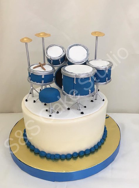 Cake by S&S Cake Studio