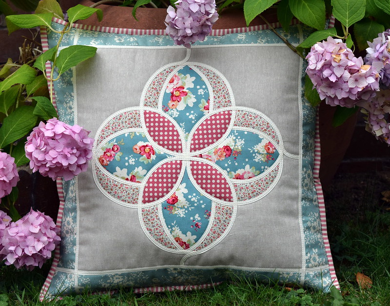 Mackintosh Flower Cushion (Twin Needled)