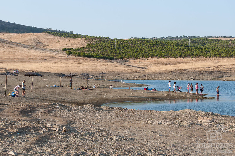 Playa de los Llanos y chiringuito La Movida en Esparragosa de Lares, Badajoz