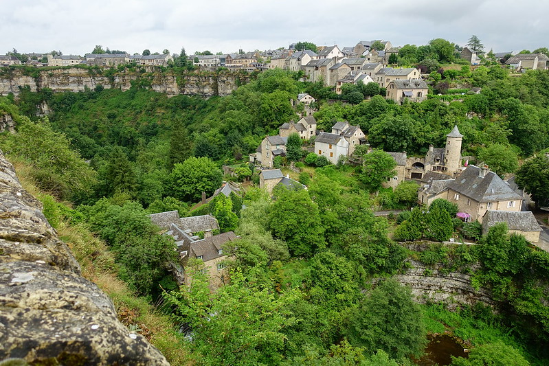 4. Aveyron: Bozouls, Conques. - De viaje por Francia: diarios, viajes y excursiones en coche. (19)