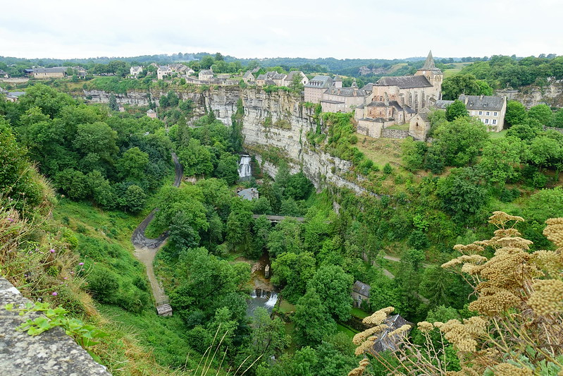 4. Aveyron: Bozouls, Conques. - De viaje por Francia: diarios, viajes y excursiones en coche. (5)