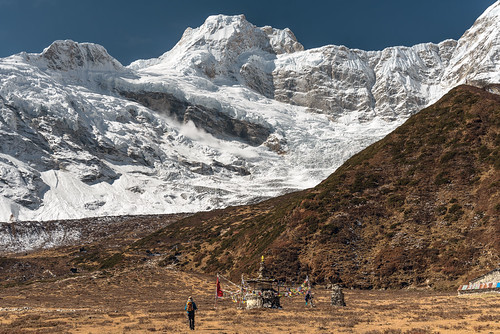 asia hiking nepal travel backpacking trecking samagaun manaslu snow snowcapped mountain peak outdoor sunshine bright 2017 asien reisen wandern midwesterndevelopmentregion np