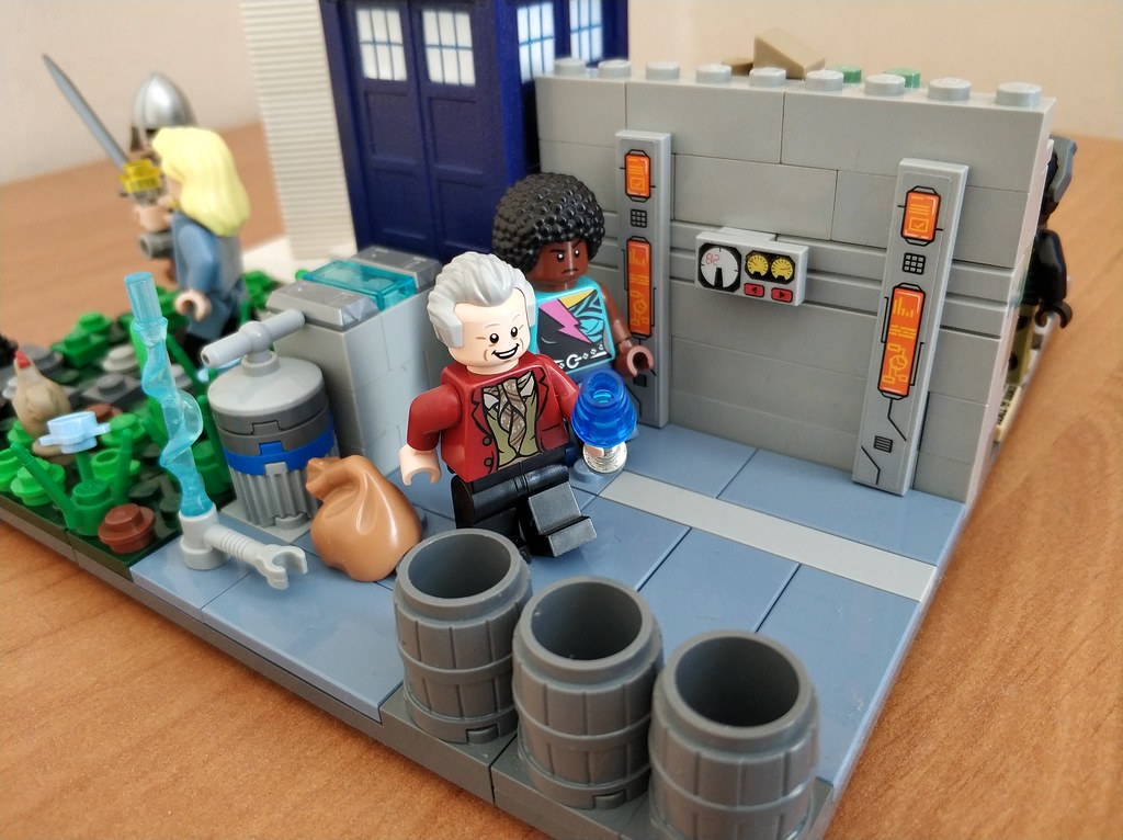 Doctor WHO LEGO Minifigures 4 Doctors: 10th, 11th, 12th, 13th. Classic Master, Clara Oswald, Bill Potts.