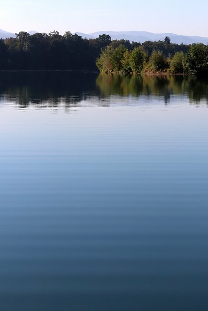 Early autumn lake III
