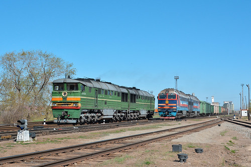 railway railfan locomotive trains trainspotting 2te116ud 2te116 station ubtz 1520 ngc nikon nikond5200 24120mm nikkor mongolia monrailpic
