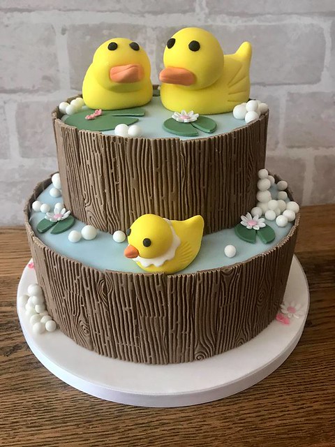 Cake by Sweet Bakes