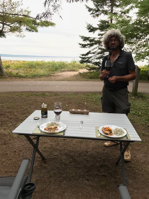 Pancake Bay - Dinner facing the lake with Pierre