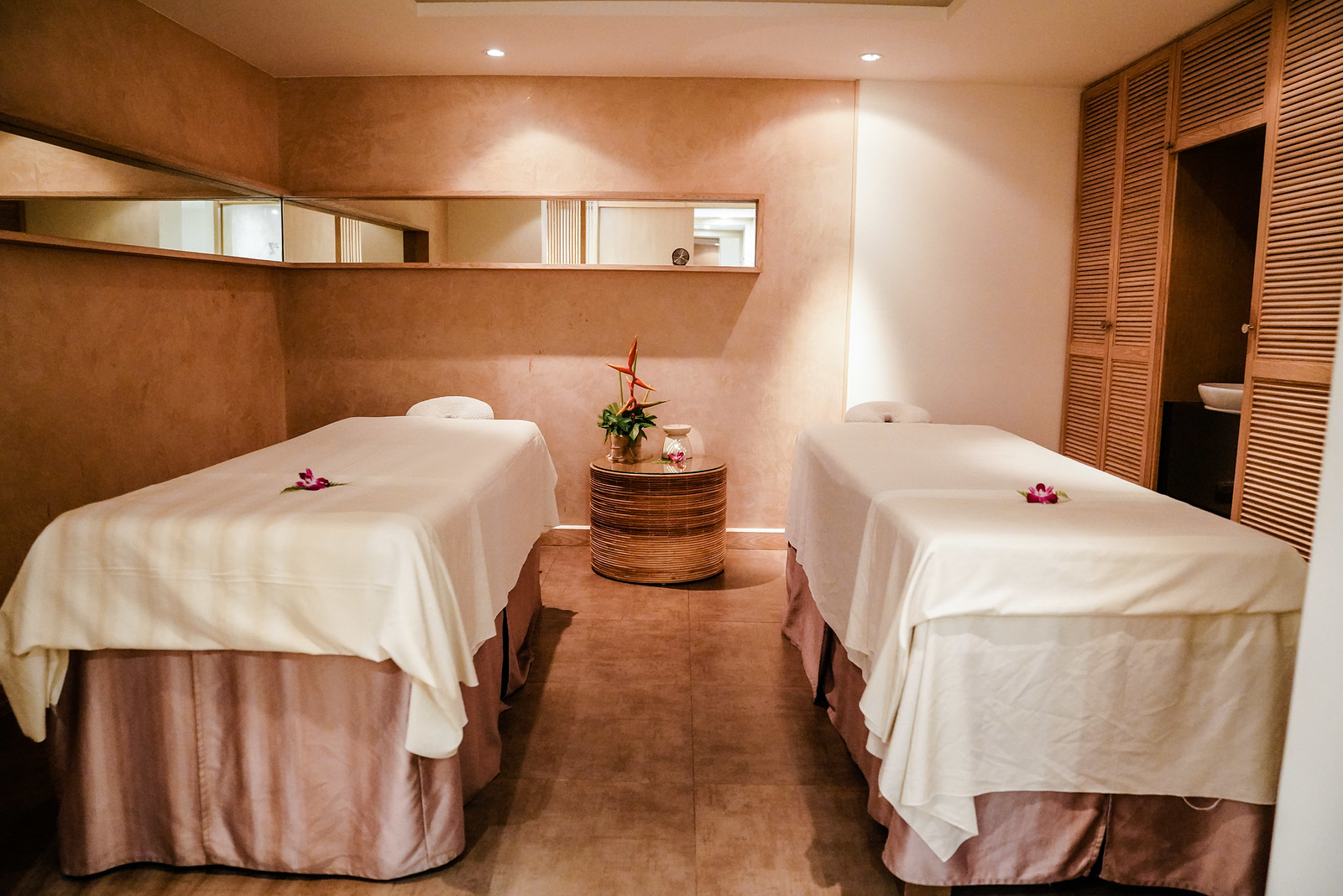 couples massage at nahm spa Hyatt regency phuket