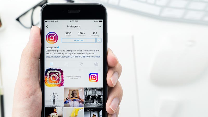 Ada trik khusus cara upload foto ke Instagram melalui komputer.