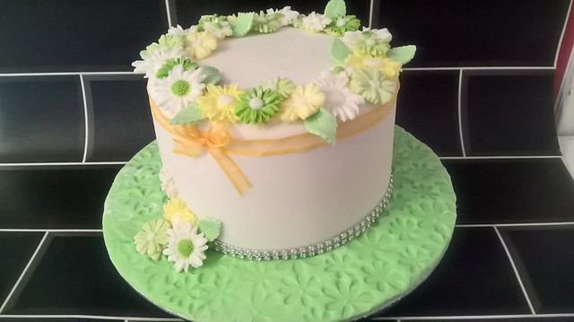 Simple Floral Cake by Cake Monster Cakes