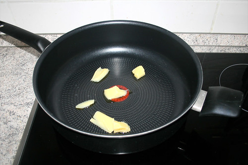 28 - Butterschmalz in Pfanne erhitzen / Heat up ghee in pan