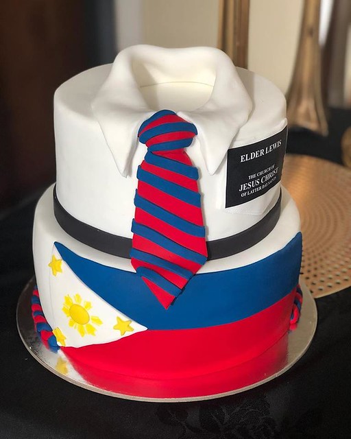 Missionary Cake by Tasi's Creations