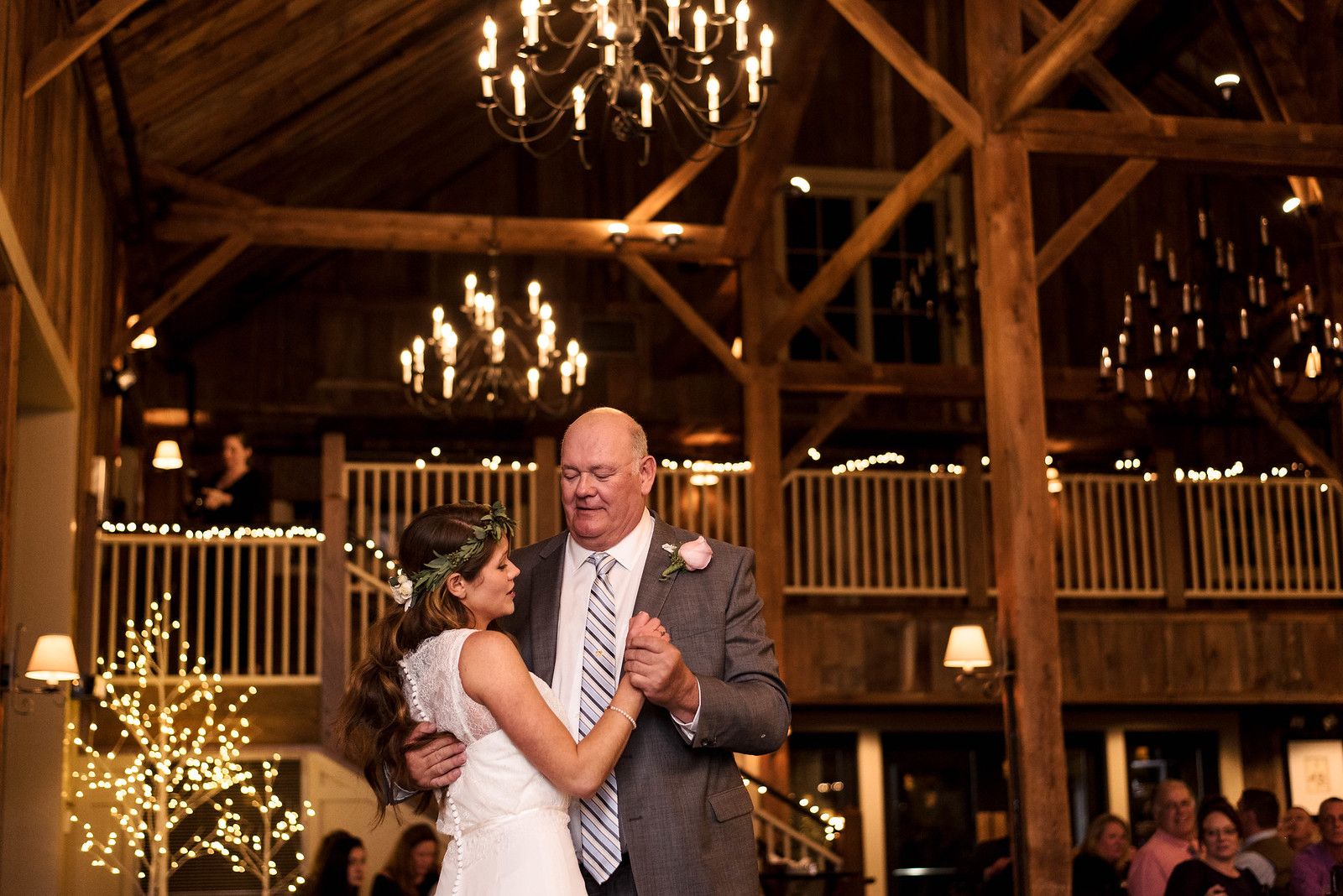 father-daughter-wedding-dance