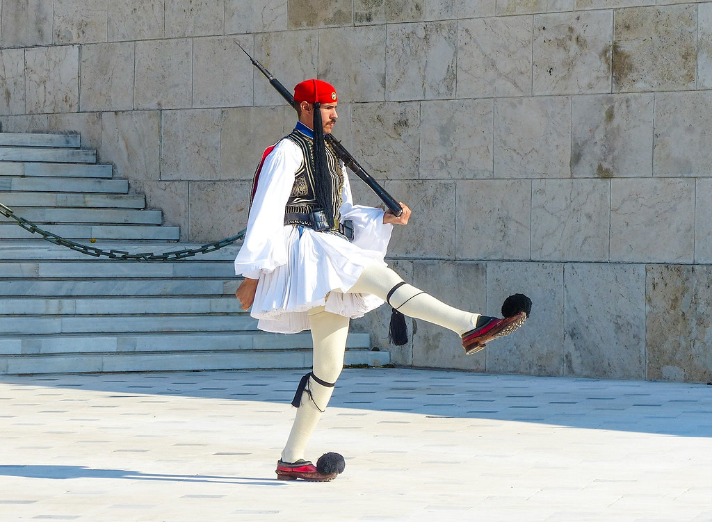 Viaje a Atenas imprescindibles - Evzones en el cambio de guardia