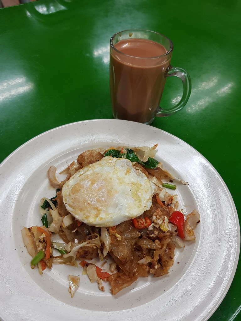 印度蛋炒煎饼 Roti Canai Goreng rm$4 & 印度奶茶 Teh Tarik rm$2.50 @ Restoran Chettynad at PJ Philro Damansara 2